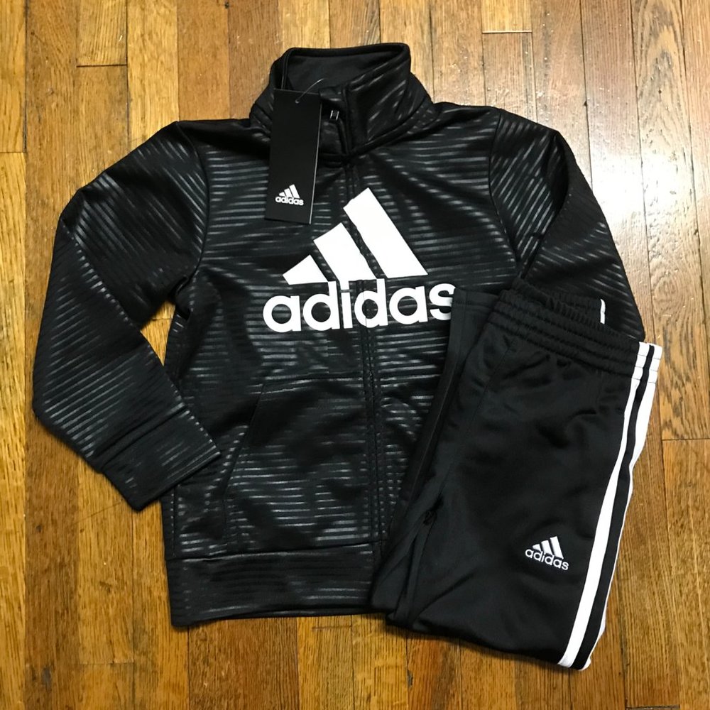 2 NWT adidas Boys Active Set - Size 5 - Picture 4 of 10